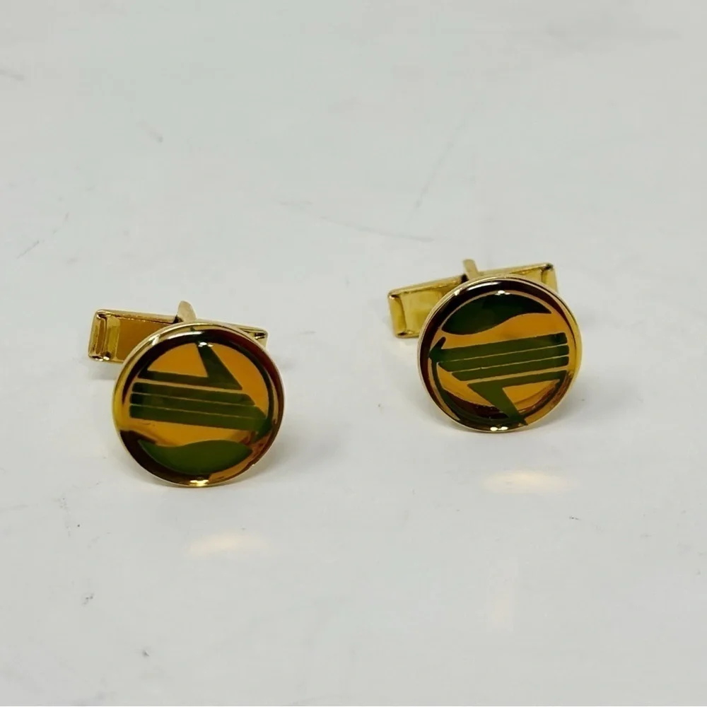 Men’s Set Of Two Gold Tone Cuff Links 1/2” Diameter Green Enameled Design